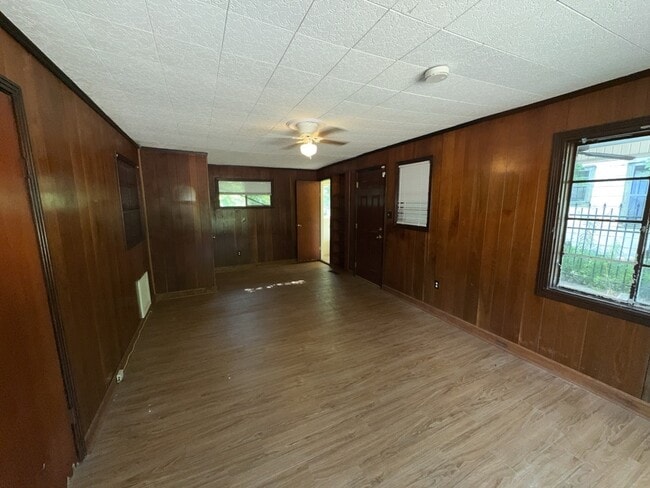 Building Photo - 2605 Lilly St