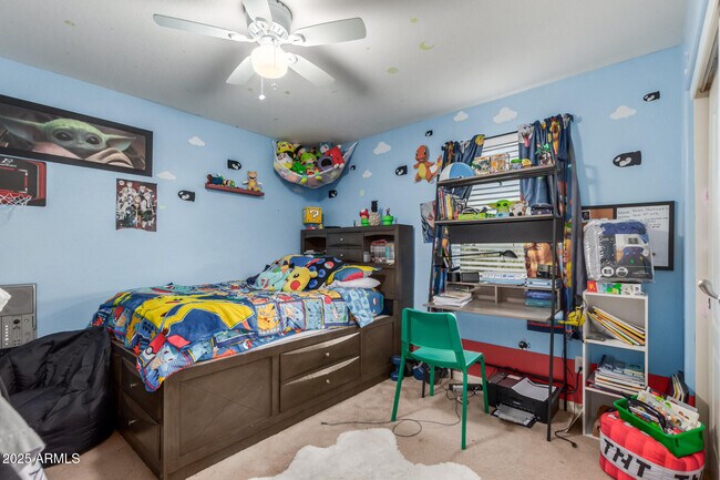 Building Photo - 836 E Constance Wy