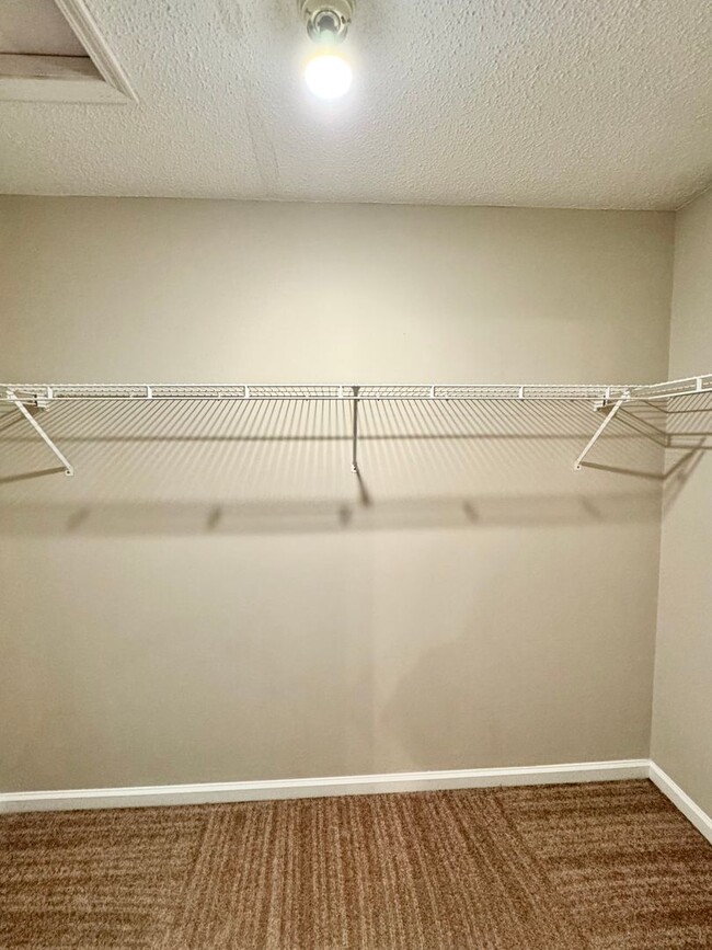 Building Photo - 336 Candlebrook Dr