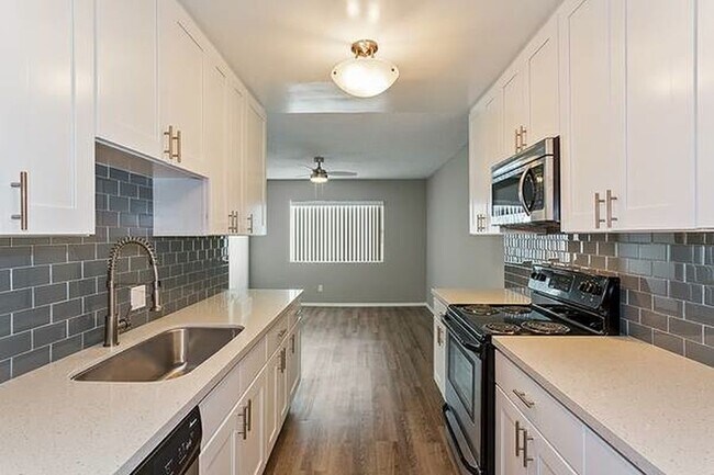 Building Photo - 6729 Springpark Ave