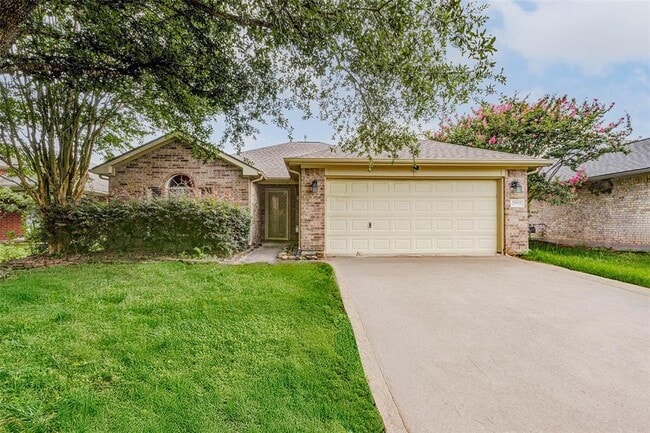 Building Photo - 22915 Sebastian Dr