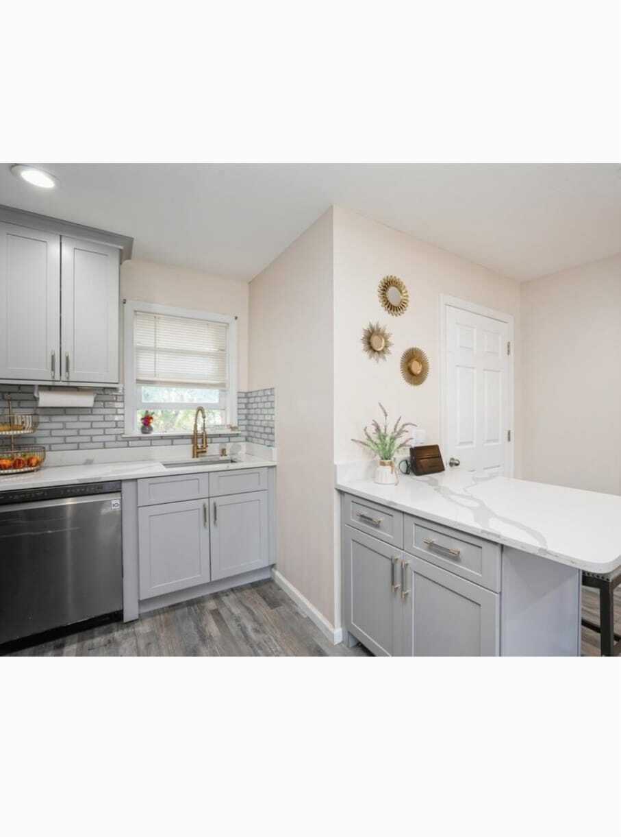 Building Photo - 298 Nedellec Dr