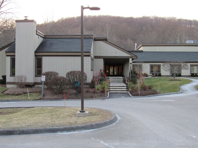 Building Photo - 604 Heritage Hills