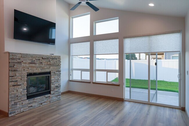 Building Photo - Just completed 2 Bedroom 2 Bath in Coeur d...