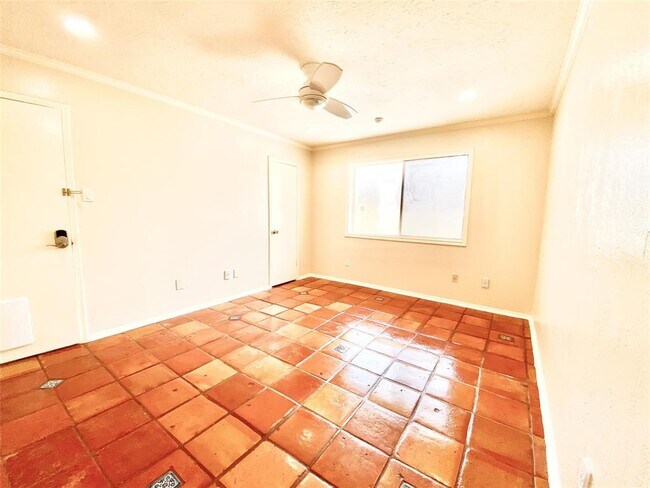 Building Photo - 22538 Market Square Ln