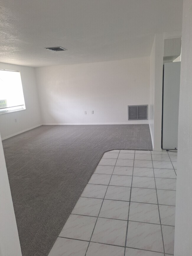 Building Photo - 5117 Beacon Hill Dr