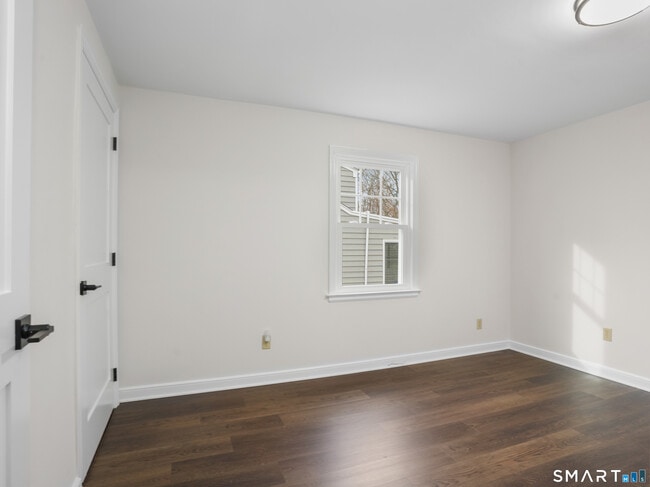 Building Photo - 8 Raleigh Rd