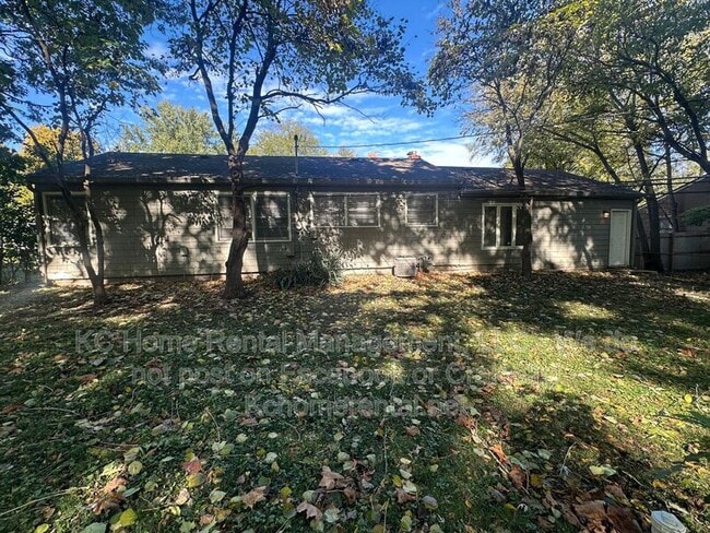 Building Photo - 6401 W 72nd Terrace