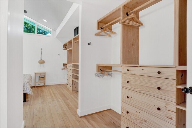 Building Photo - 5226 Kinglet St