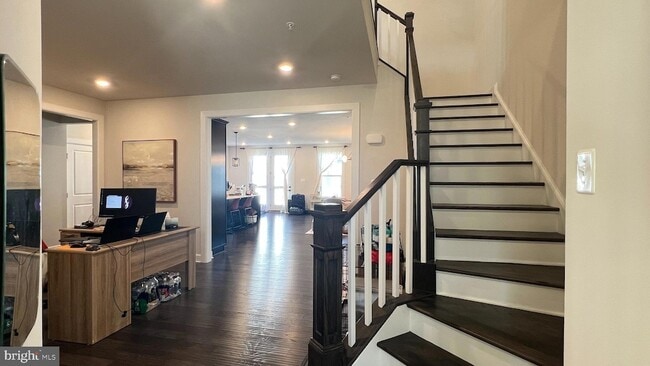 Building Photo - 730 Quarry Point Rd