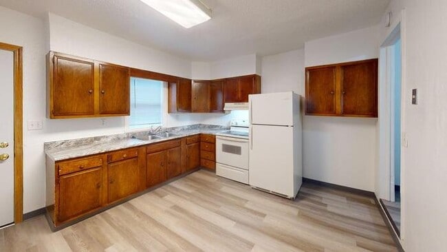 Primary Photo - 630 3rd Ave SE