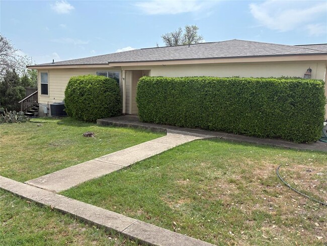 Primary Photo - 3307 MacArthur Ave