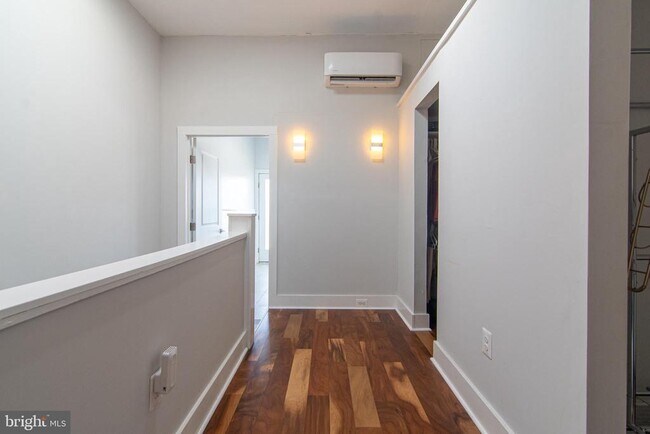 Building Photo - 128 S Ellwood Ave
