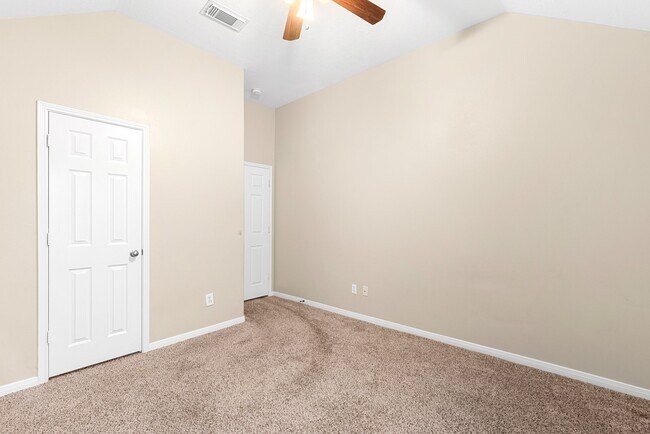 Building Photo - 15718 Stroudwater Ln