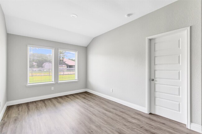 Building Photo - 214 Kickapoo Dr