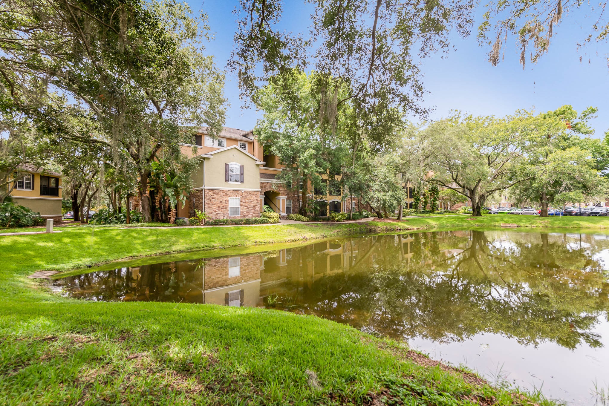 Building Photo - 10121 Courtney Palms Blvd