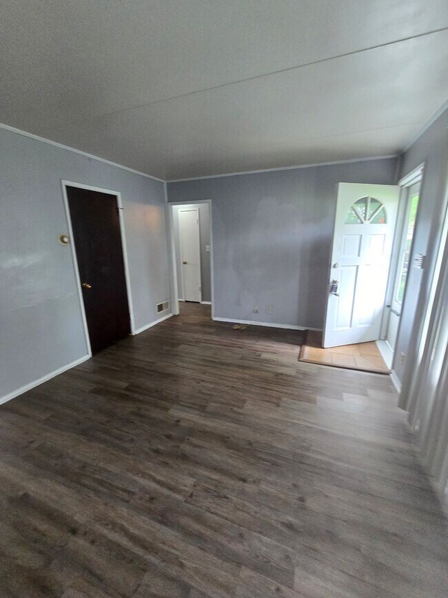 Building Photo - Two Bedroom Duplex IN Lawrence Township Located Near 56th St and Franklin Rd