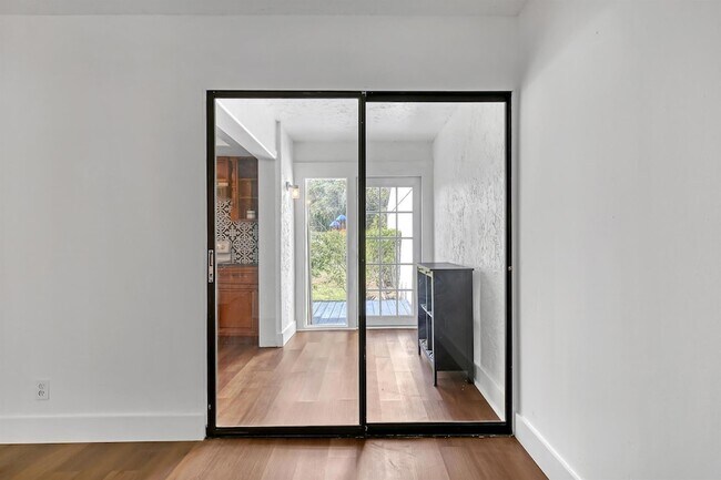 Building Photo - 241 NW 15th St