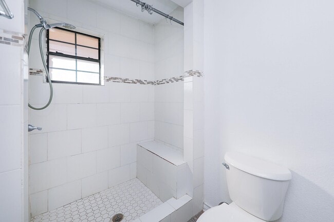 Building Photo - 752 Buffalo Ct