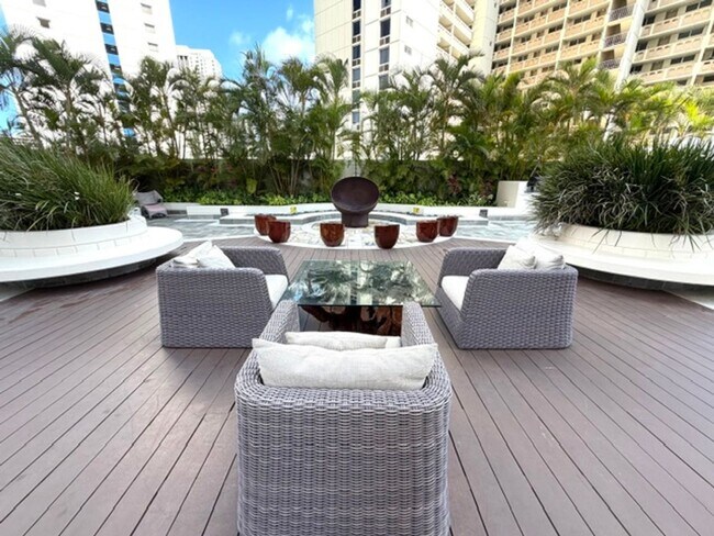 Building Photo - 2 Bedroom, 2 Bathroom, 2 Parking (Allure Waikiki)