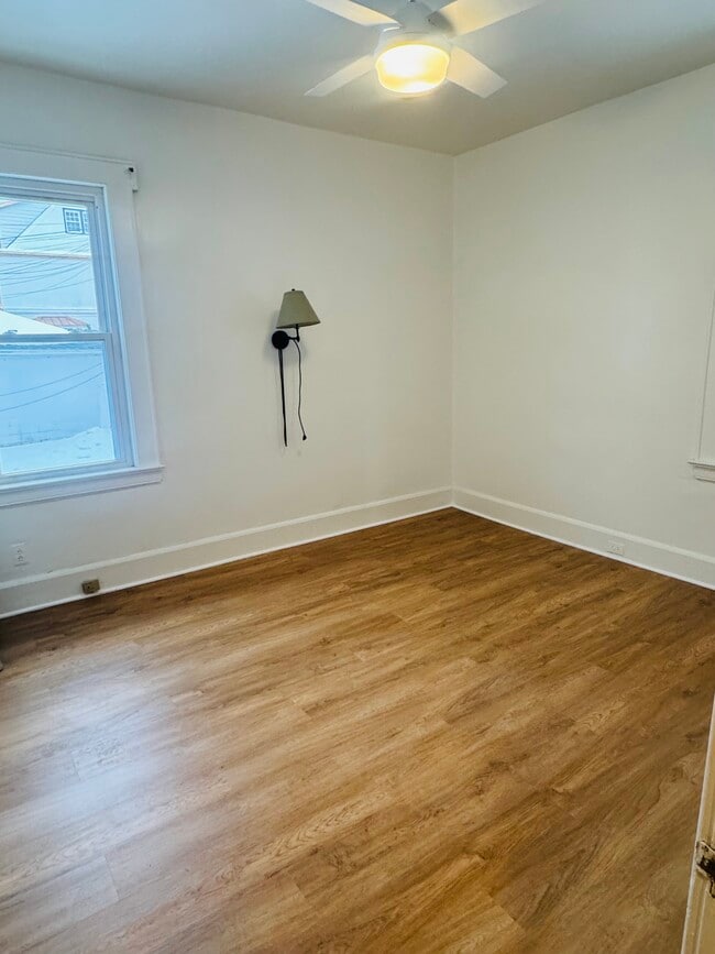 Building Photo - 183 Broad St