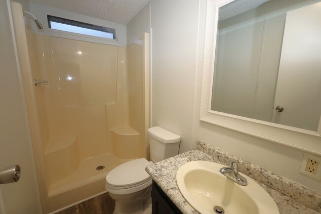 Building Photo - 5493 Griffin Dr