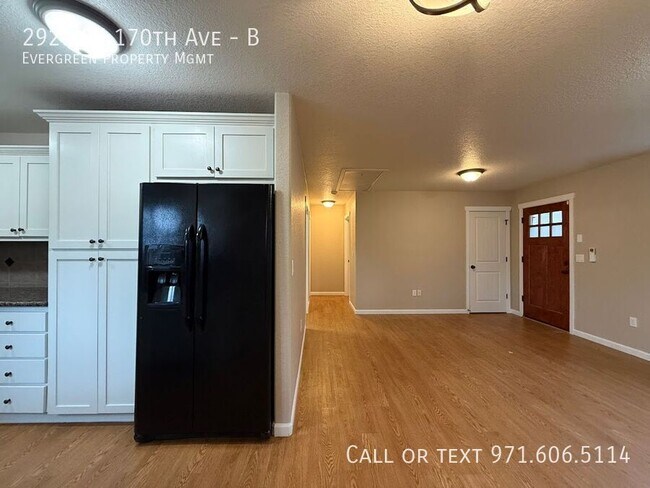 Building Photo - 2927 SE 170th Ave