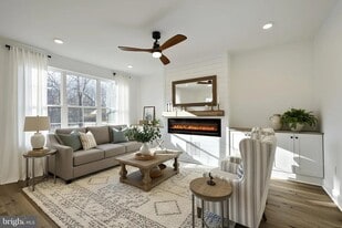 Building Photo - 1022 Trinity Rd