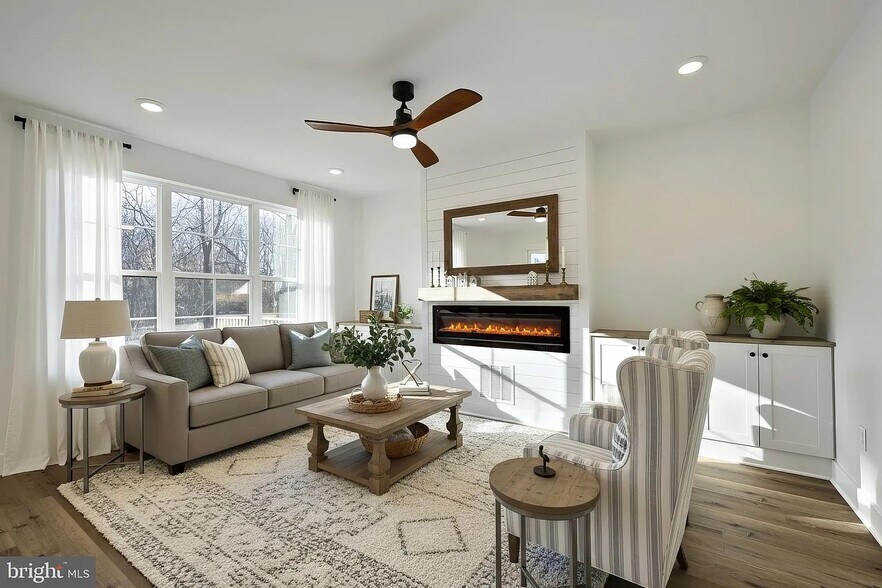 Building Photo - 1022 Trinity Rd