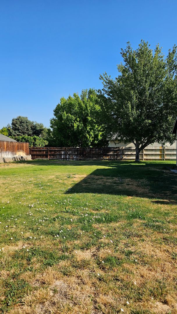 Building Photo - Non-Refundable & Security Deposit Total: $2400.00