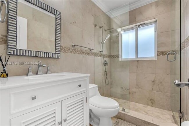 Building Photo - 1550 Taragona Dr