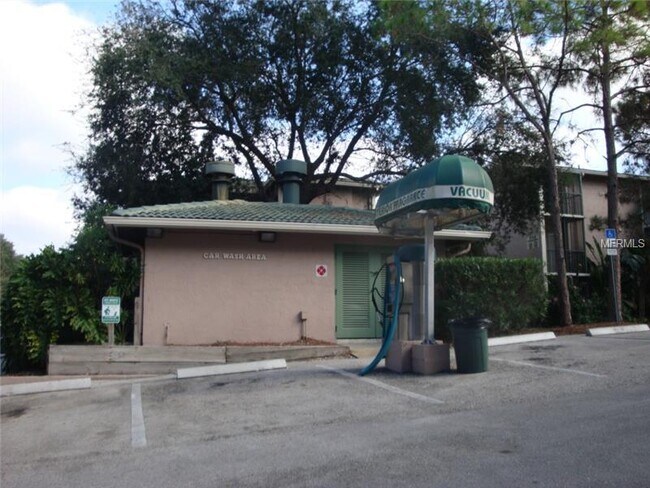 Building Photo - ALTAMONTE SPRINGS: Waterside at Cranes Roo...