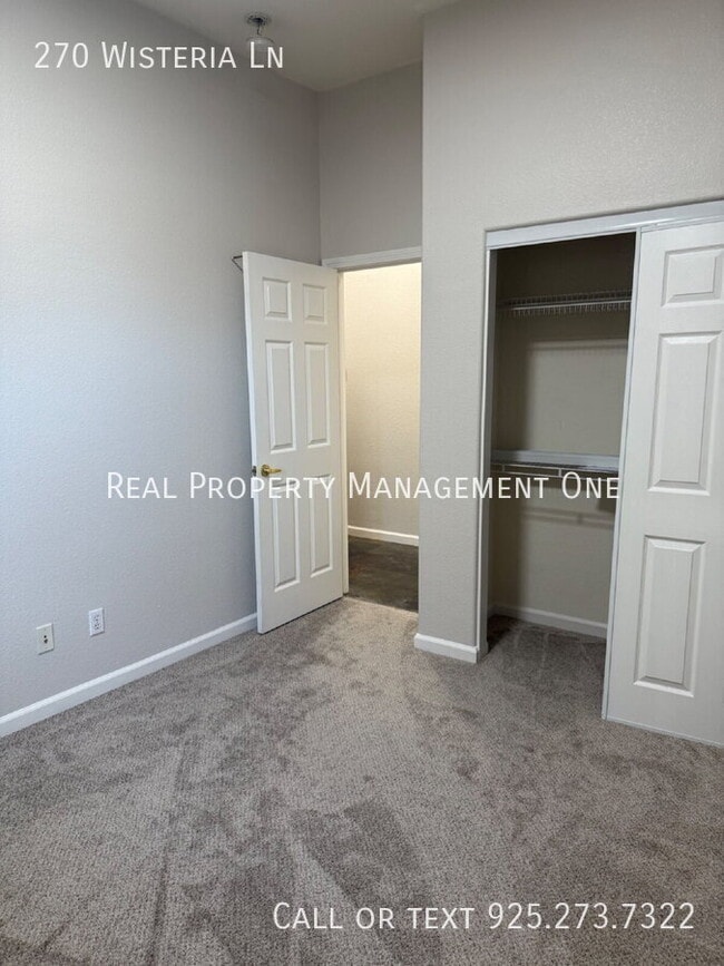 Building Photo - 270 Wisteria Ln
