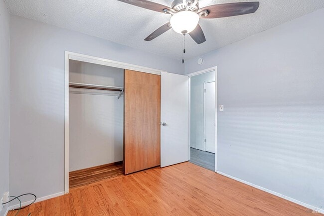 Building Photo - 1520 Hexem Ave