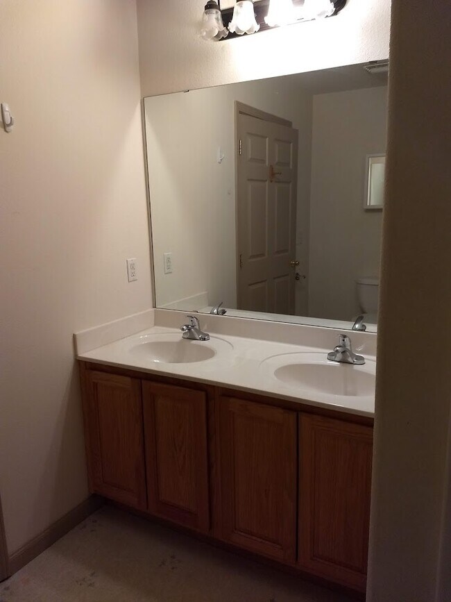 Building Photo - 7 Big Horn Cir