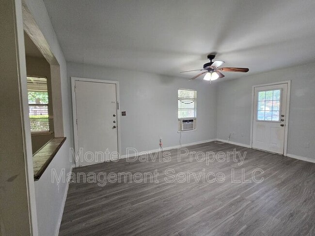 Building Photo - 4708 Red River St