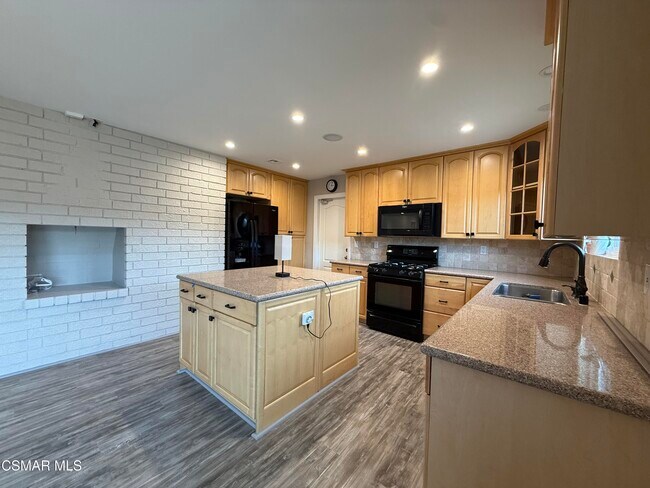 Building Photo - 3446 Travis Ave