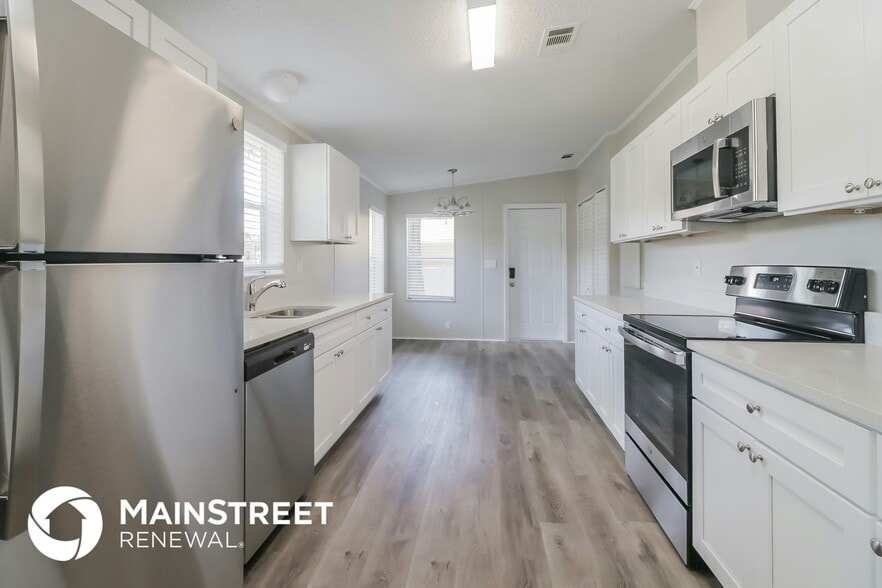 Building Photo - 4801 King Lake Dr