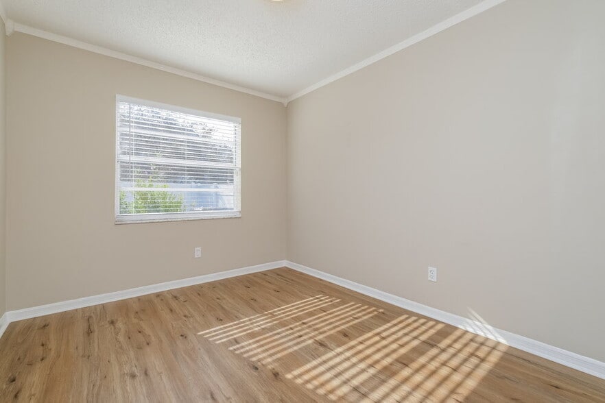 Building Photo - 9715 Little Pond Way