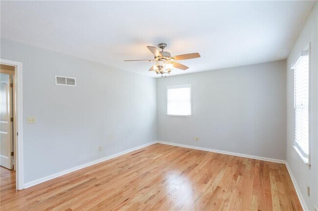 Building Photo - 3226 Hickory Bluff Dr