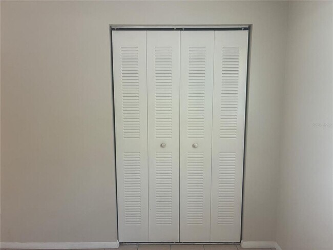 Building Photo - 3830 Valley Tree Dr