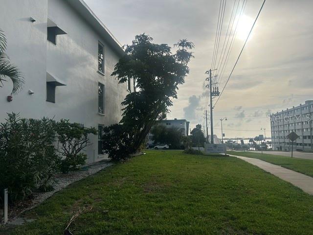 Building Photo - 2944 W Bay Dr