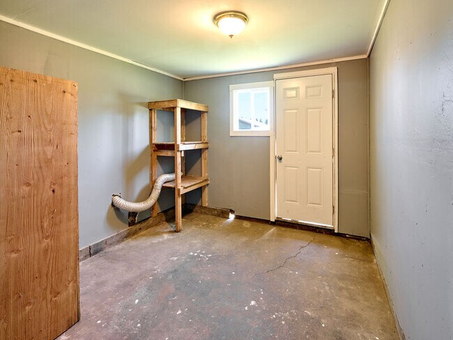 Building Photo - 485 1st St