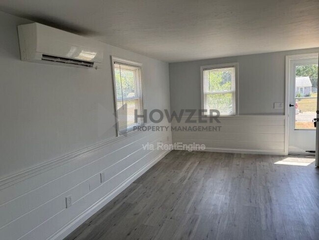 Building Photo - 325 Oak Neck Rd