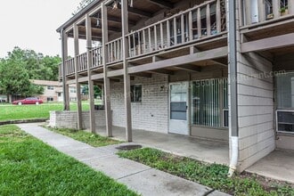 Building Photo - 701 Parker St