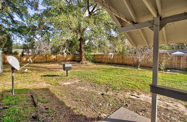 Building Photo - 135 Clay St