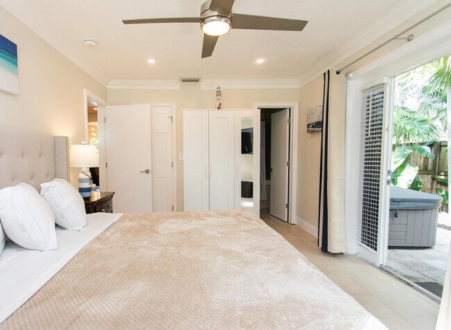 Building Photo - 433 SE 3rd Ter