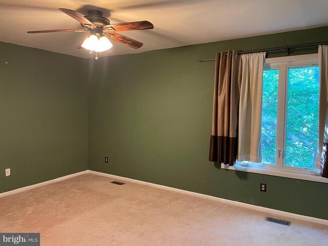 Building Photo - 3208 Champions Dr