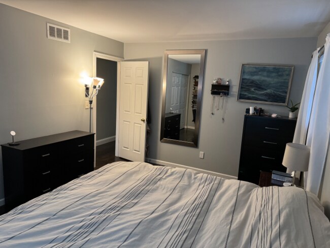 Building Photo - 814 Eastland Dr