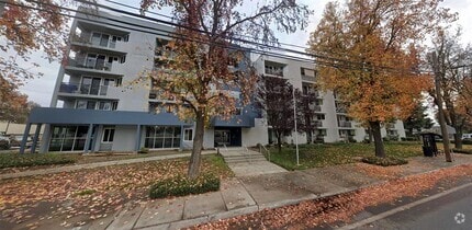 Building Photo - 530 Coffee Rd